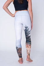 Load image into Gallery viewer, Yoga Pants Mountain Vista