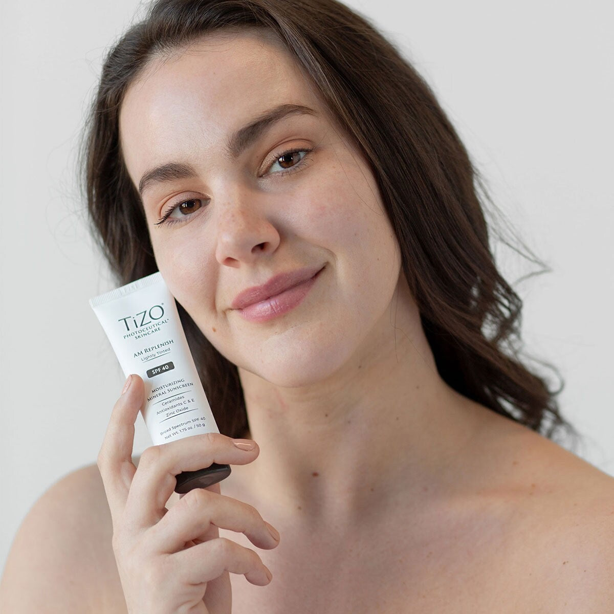 Tizo Tinted Moisturizing Serum: Light