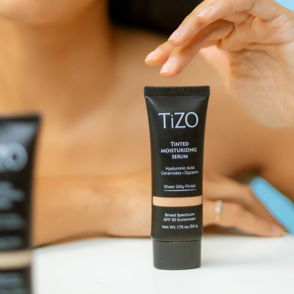 Tizo Tinted Moisturizing Serum: Light-Medium