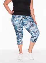 Load image into Gallery viewer, Blue Bliss Capris *FINAL SALE*
